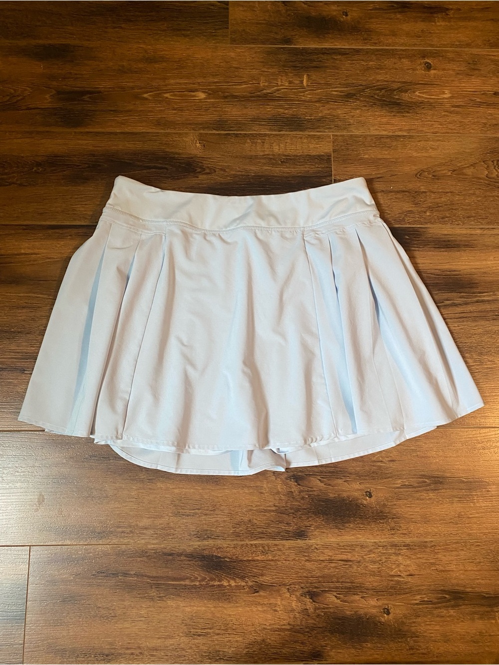 Lolë skort size large pleated activewear light blue